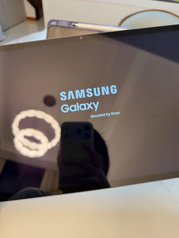Samsung Galaxy tablet boot screen showing the Samsung Galaxy logo secured by Knox.